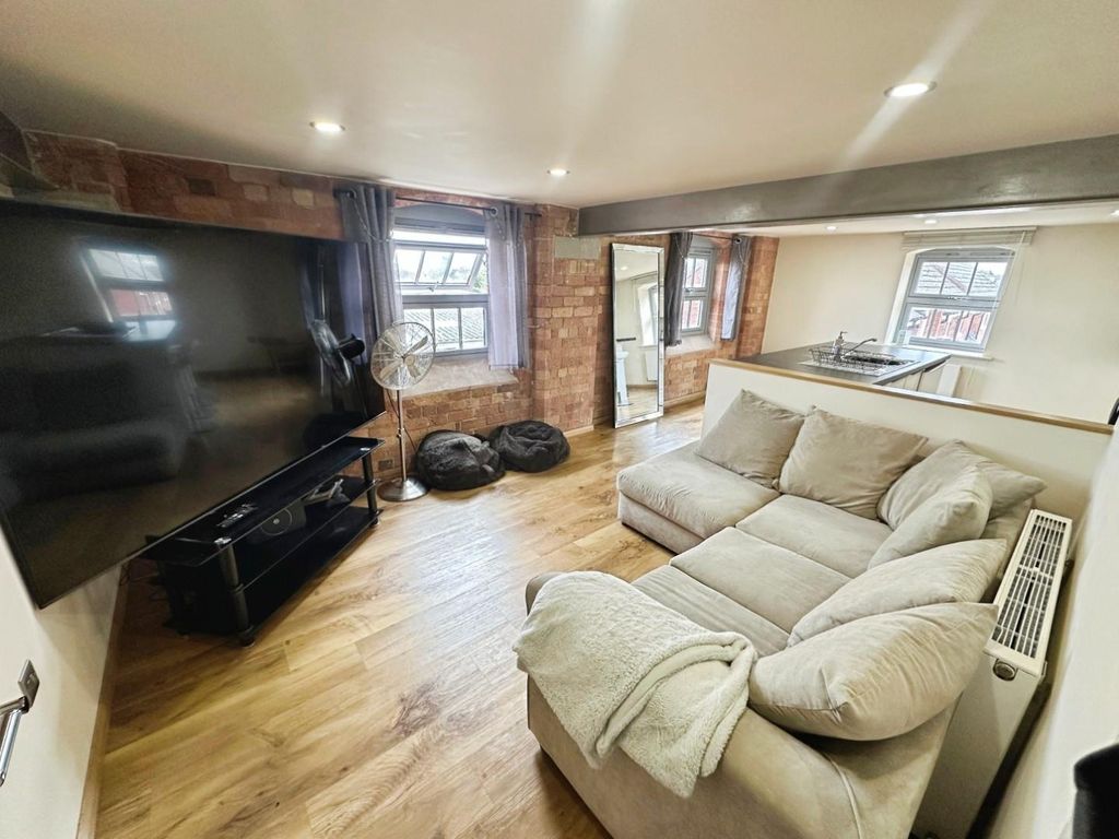 Property photo 2 of 15 35493131-Img_7512.Jpeg