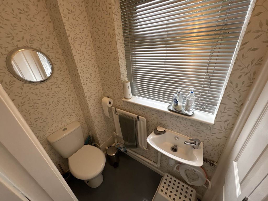 Property photo 3 of 35