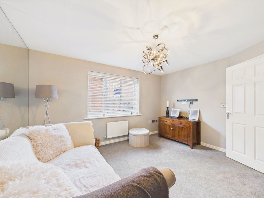 Property photo 2 of 11 Lounge