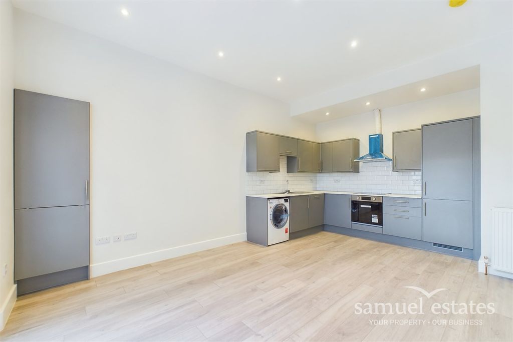 Property photo 1 of 9 (Main)