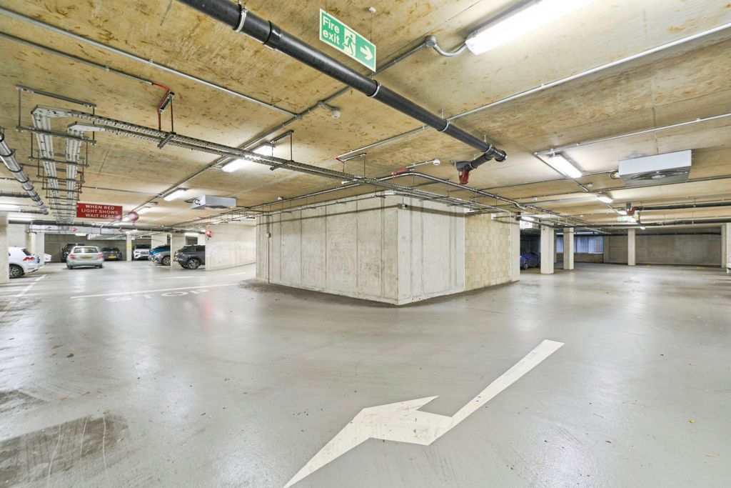 Property photo 3 of 21 1897312-39