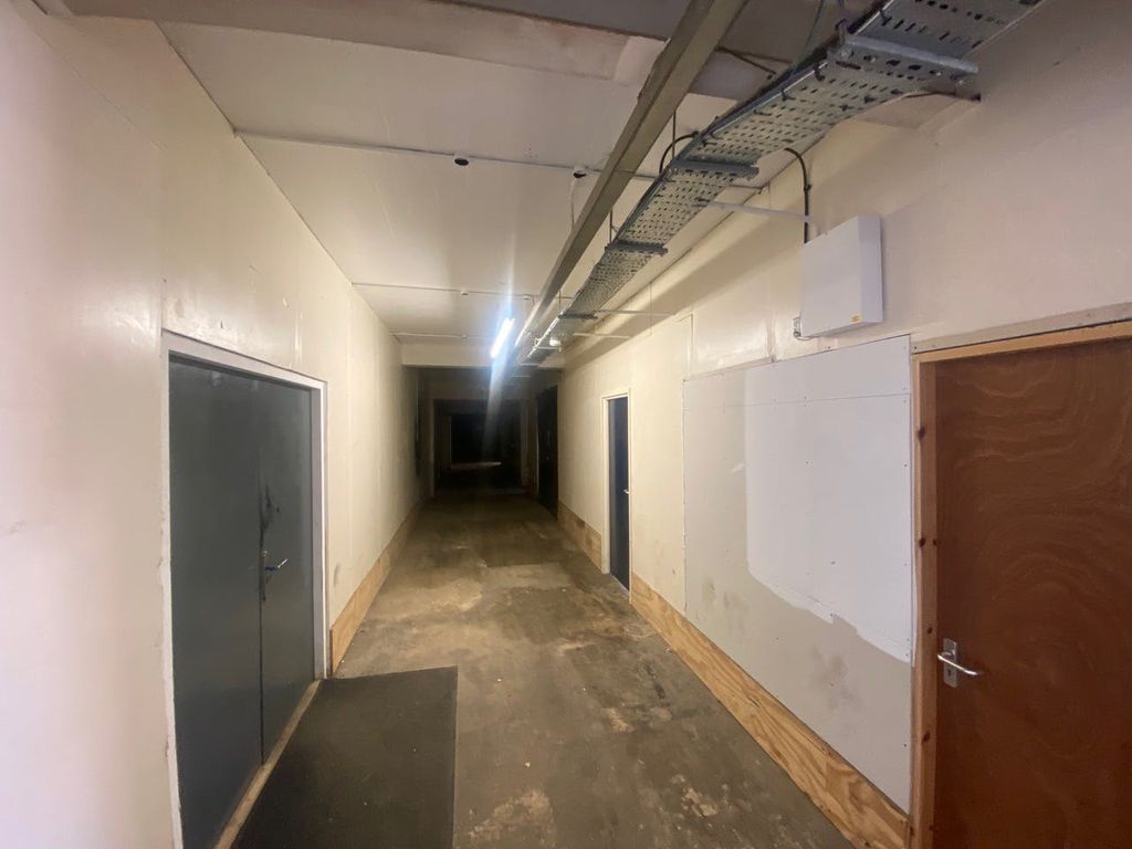 Property photo 2 of 7 Corridor: Block H.Jpeg