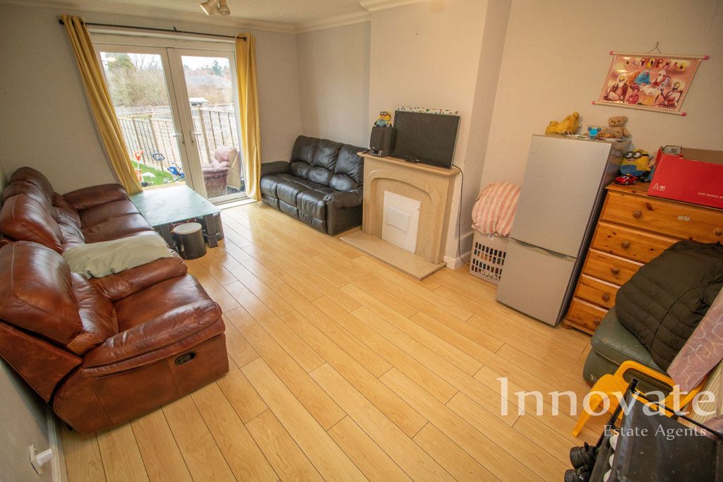 Property photo 3 of 12 Photo 6