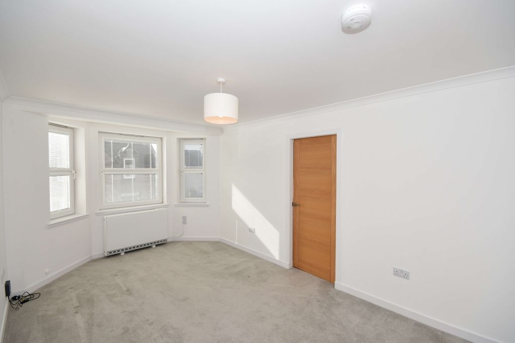 Property photo 3 of 11 Photo