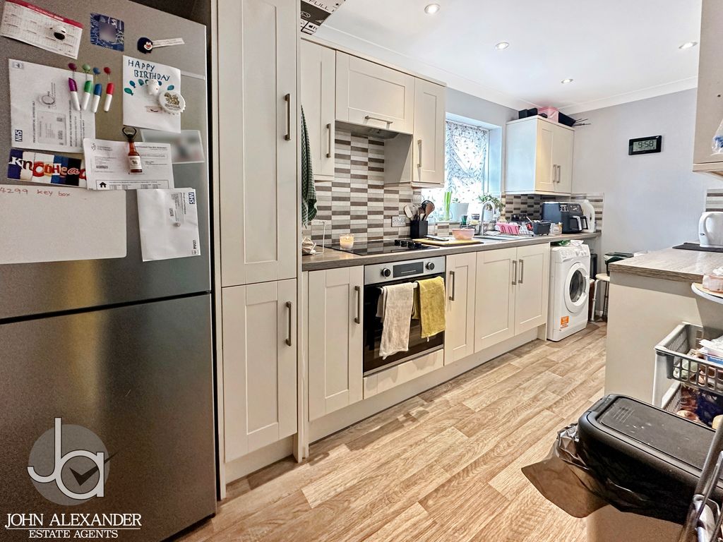 Property photo 3 of 8 20260324_095832859_0.5