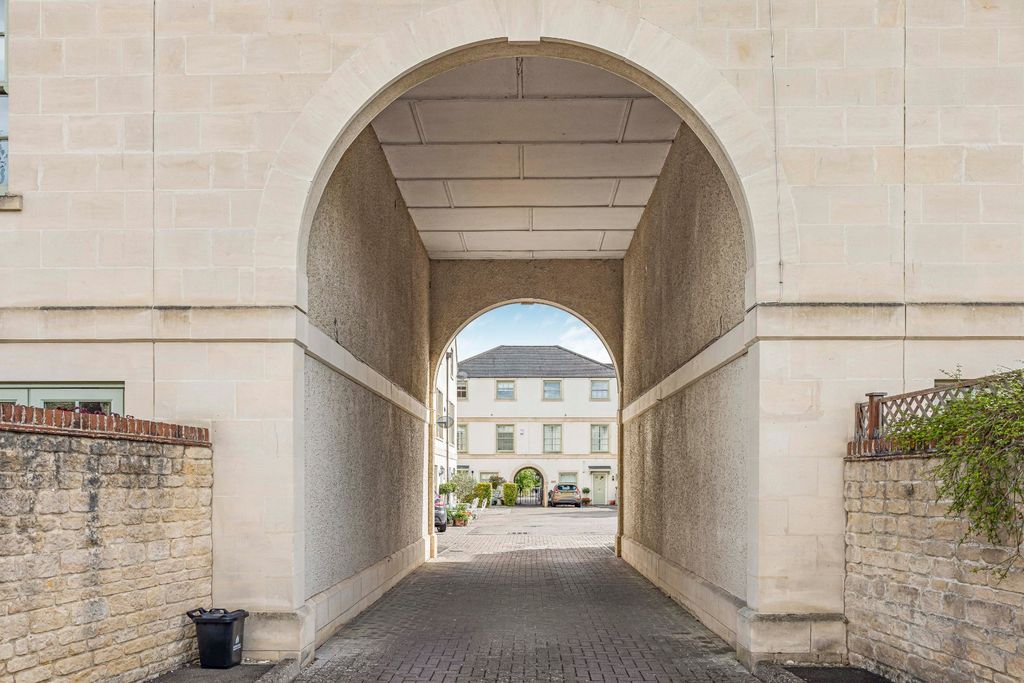 Property photo 1 of 19 Picture No. 24