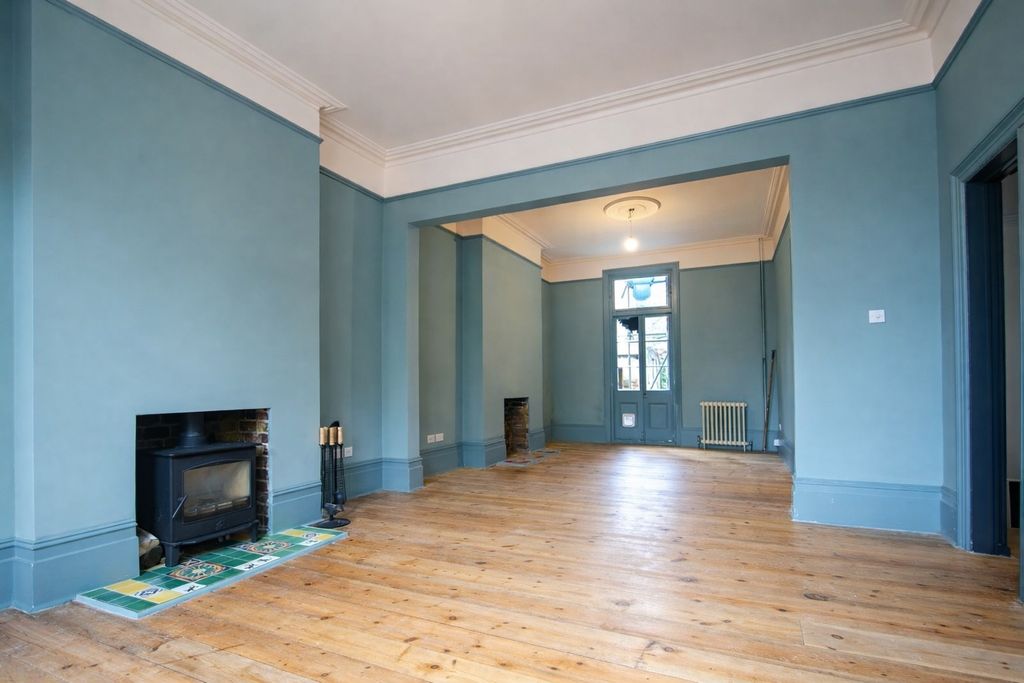 Property photo 2 of 12 Picture 2