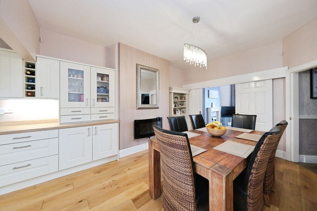 Property photo 2 of 19 Pbox-Img.Jpg