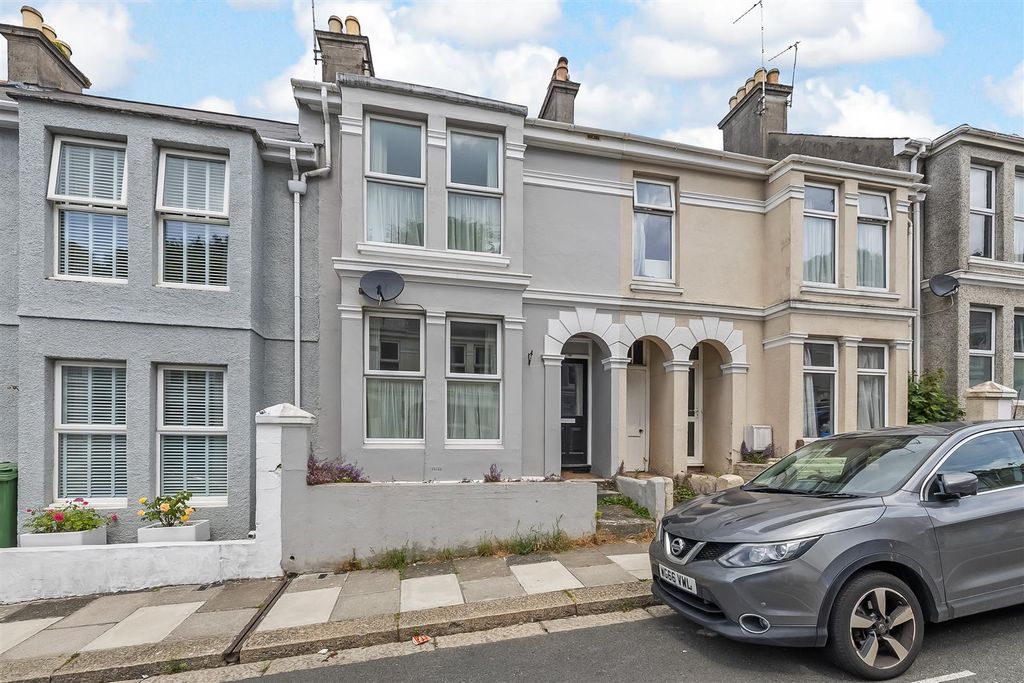 Property photo 1 of 14 Facade