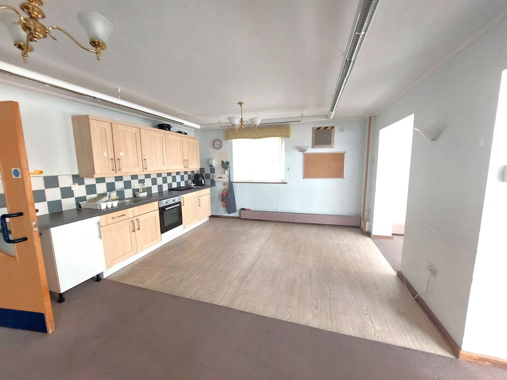 Property photo 3 of 4