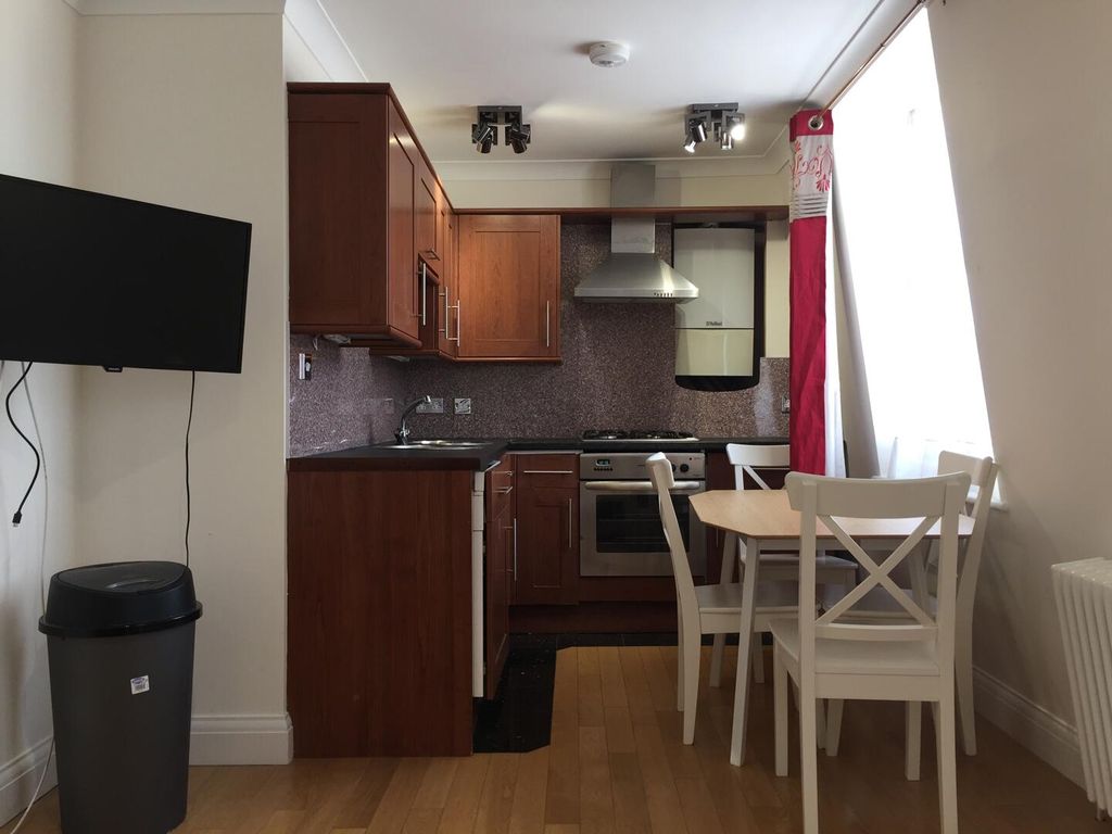 Property photo 2 of 5 Kitchen