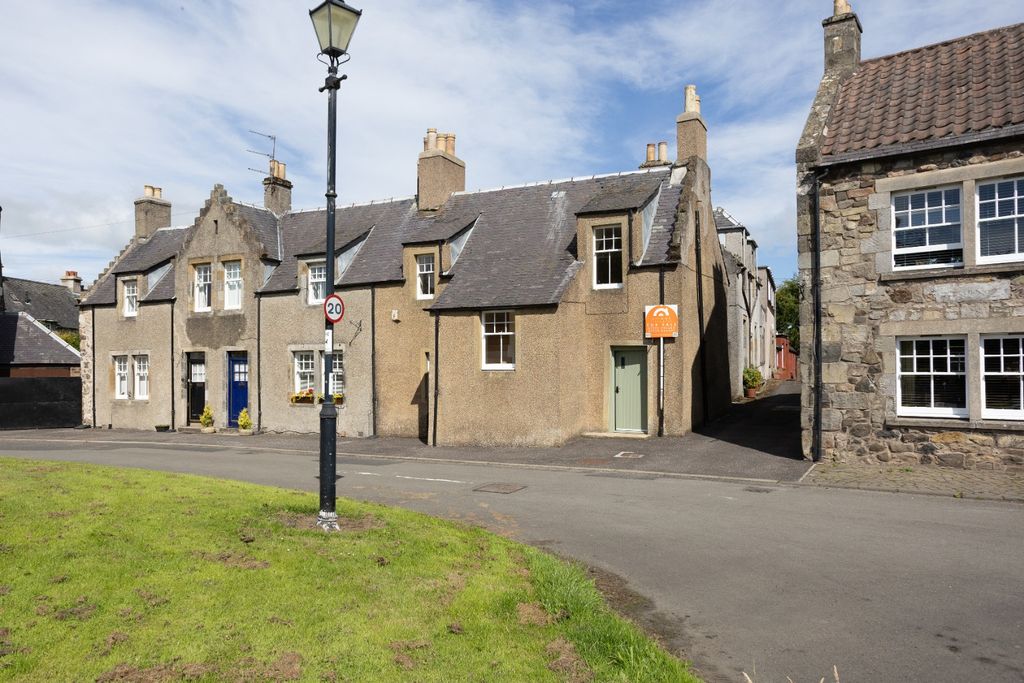 Property photo 1 of 32
