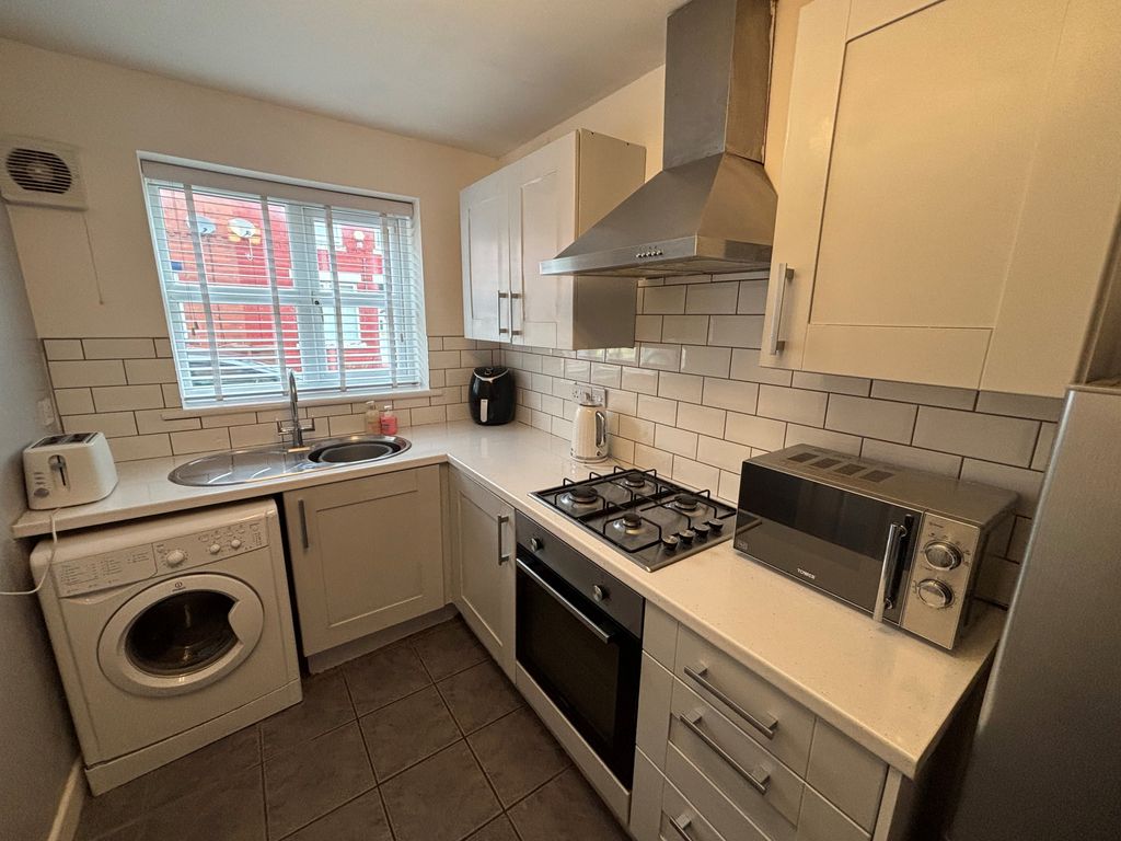 Property photo 2 of 16 Kitchen