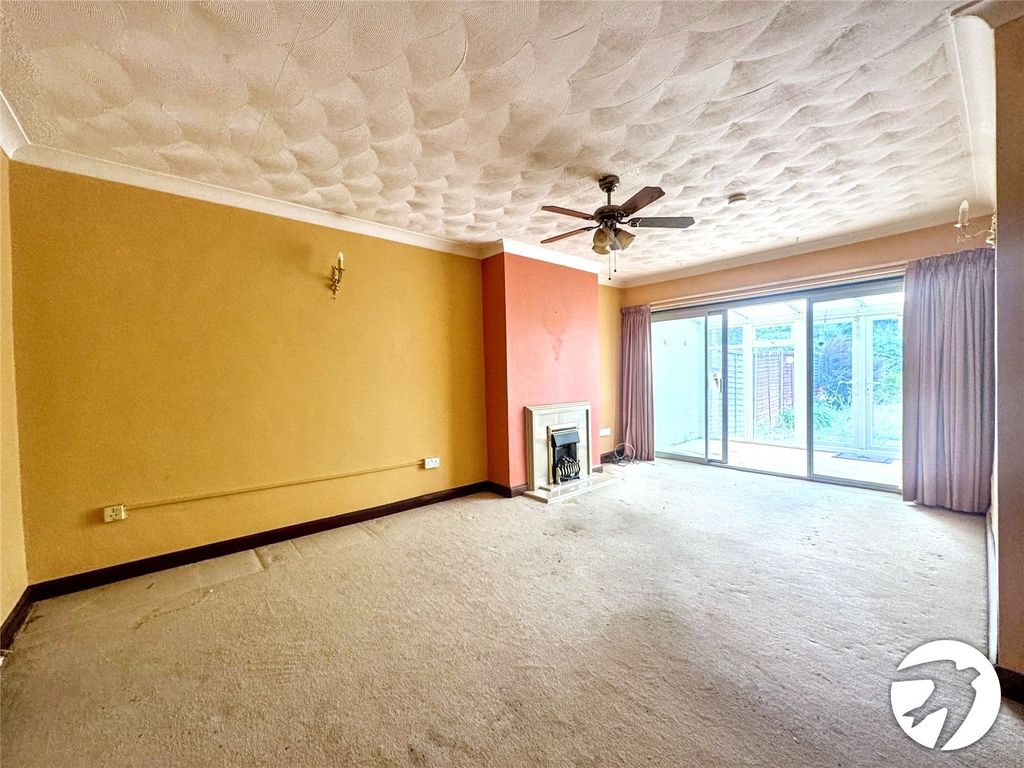Property photo 2 of 13 Lounge
