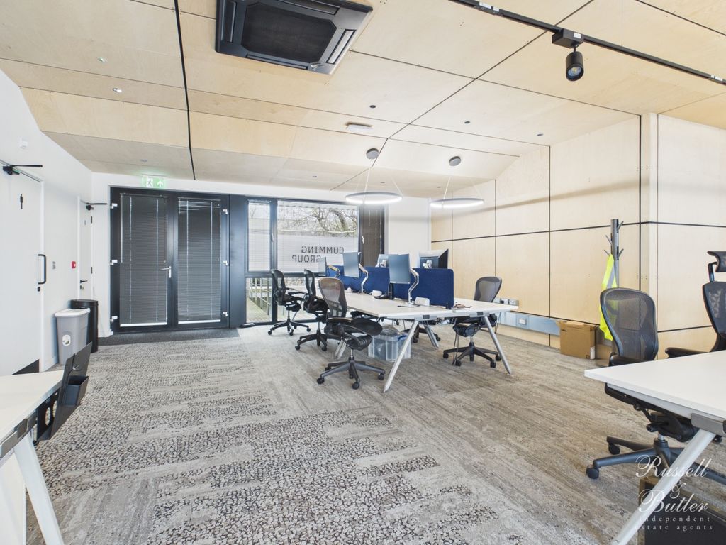 Property photo 3 of 9 Cam02127G0-Pr0375-Still002