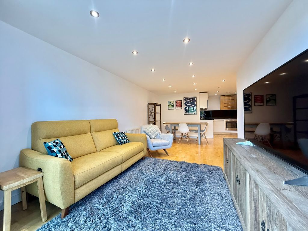 Property photo 2 of 18 Gallery
