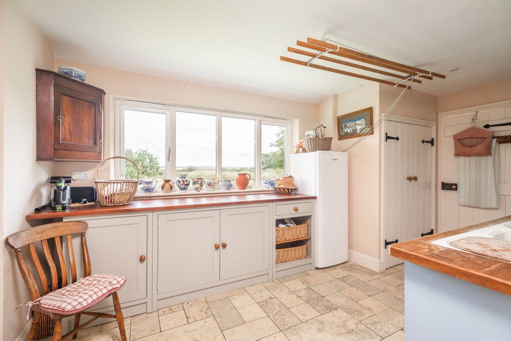 Additional image 16 of 4 bed country house to rentBarnhill Road, Ridge BH20