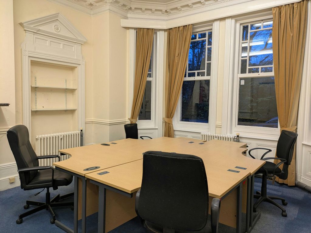 Property photo 3 of 8 1000031402.Jpg