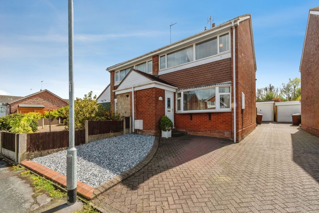 Property photo 1 of 17 Front