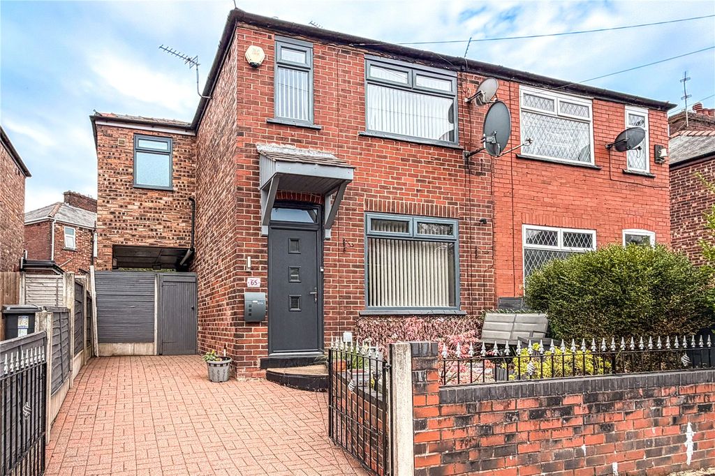 Property photo 1 of 18 External