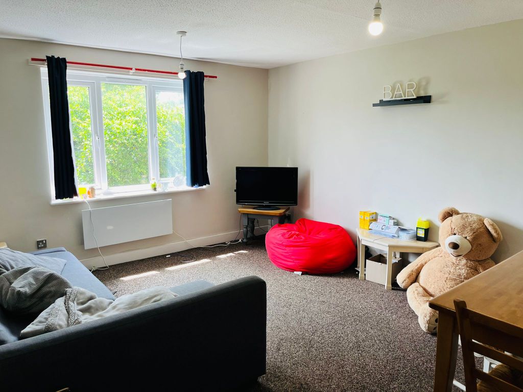 Property photo 2 of 8