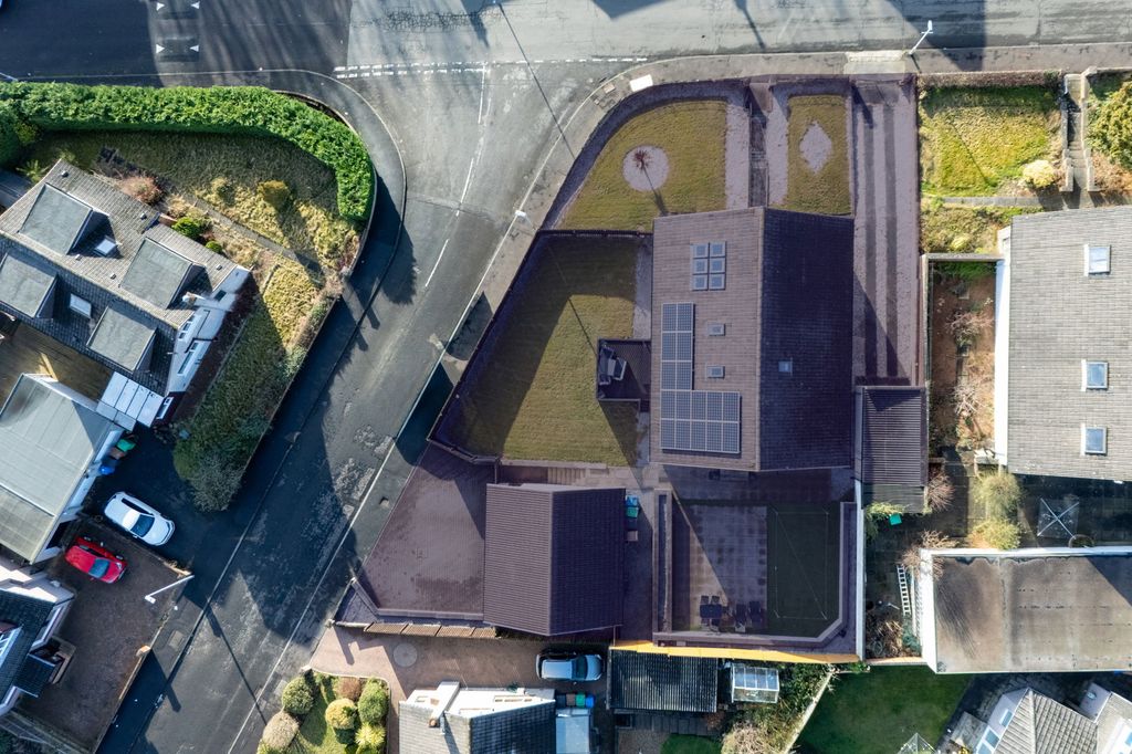 Property photo 3 of 37