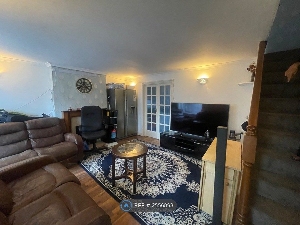 Property photo 2 of 22
