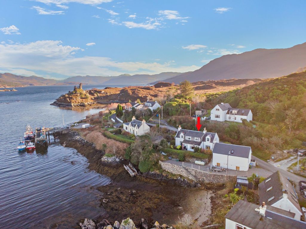 Property photo 2 of 30 Hillside Cottage