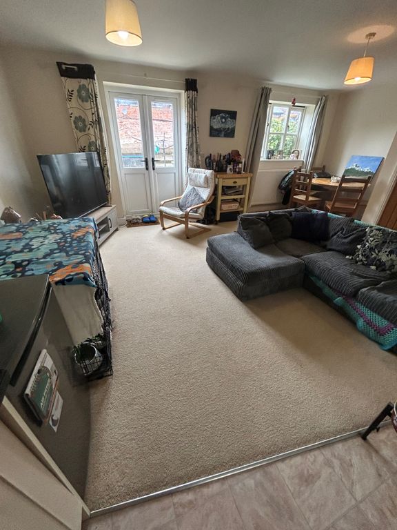 Property photo 2 of 10 Lounge 2