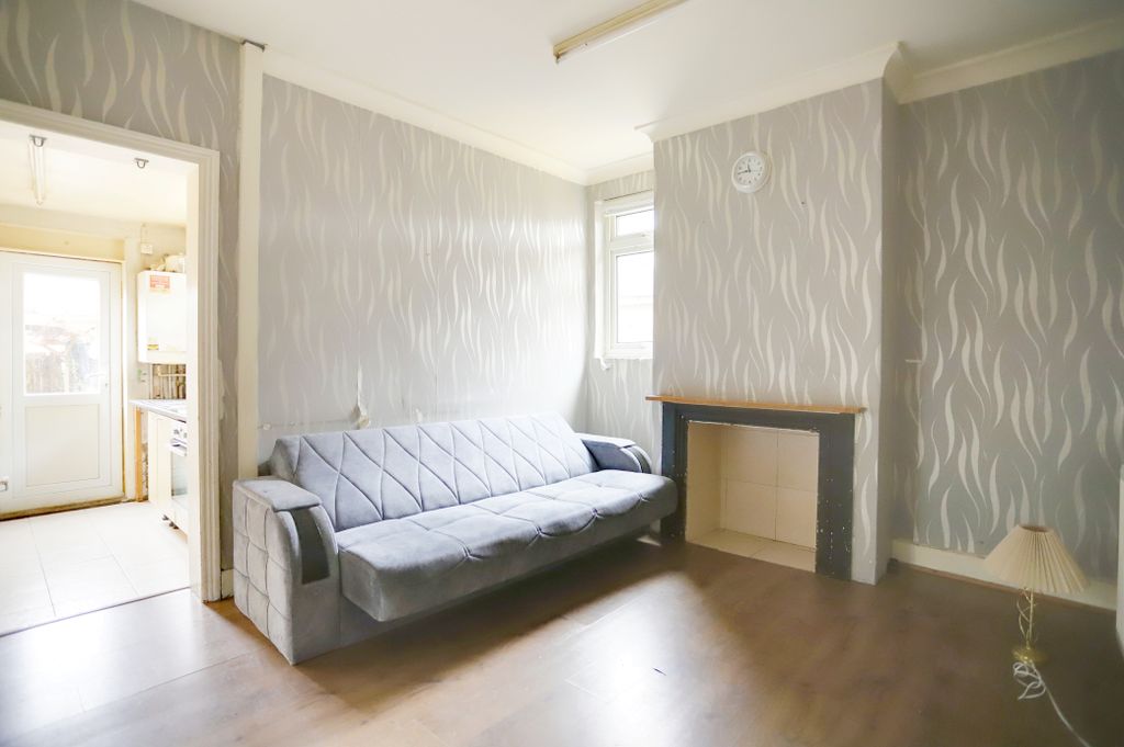 Property photo 3 of 8 Img_9255-Img_9257