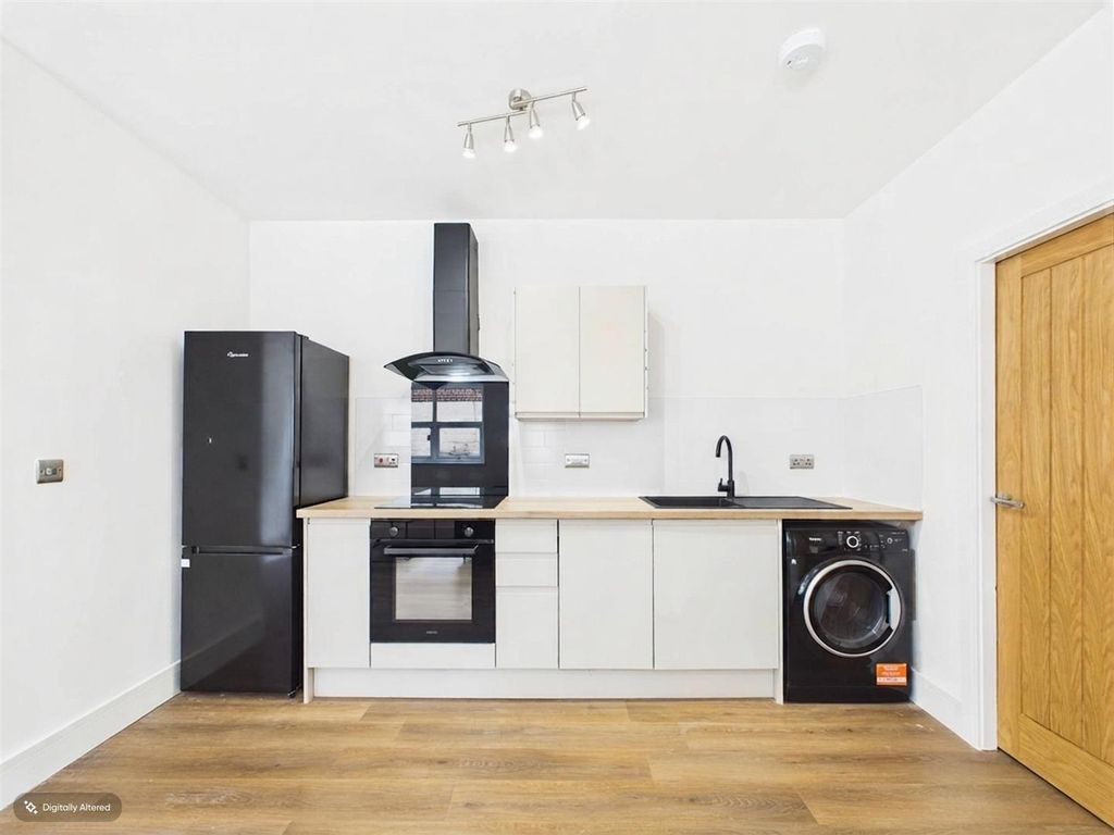 Property photo 2 of 7 Cam04515G0-Pr0187-Still007-001.Jpg