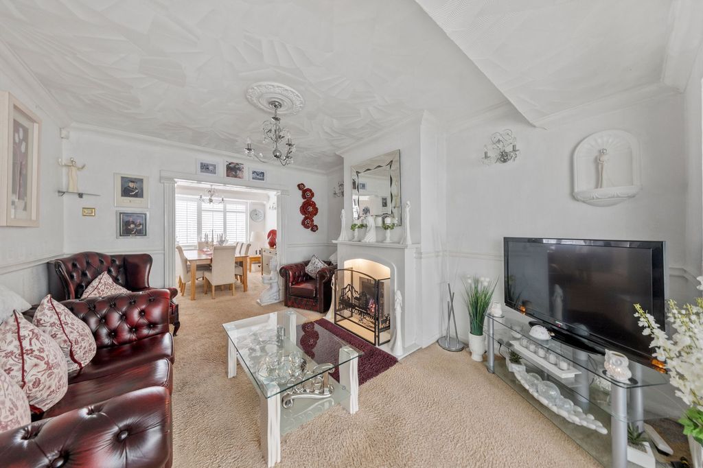 Property photo 2 of 23