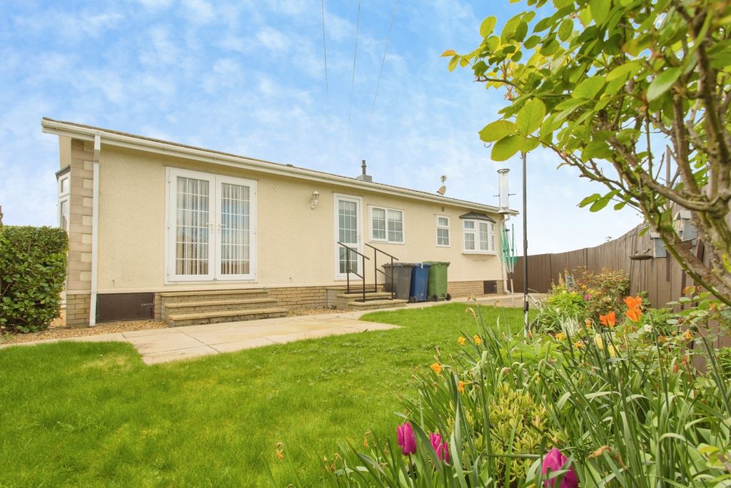 Property photo 3 of 17 Pbox-Img.Jpg