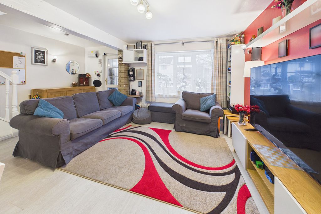 Property photo 3 of 18