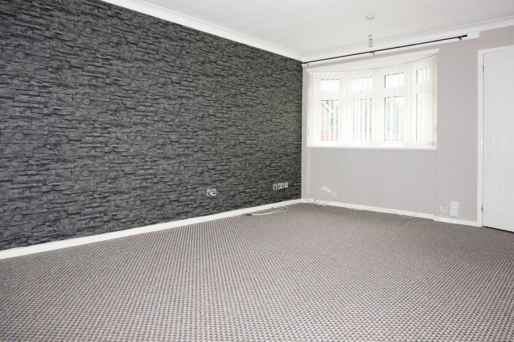 Property photo 2 of 6 Lounge