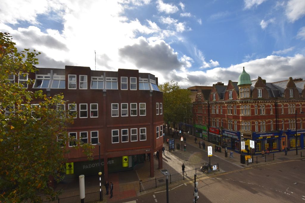 Property photo 1 of 11