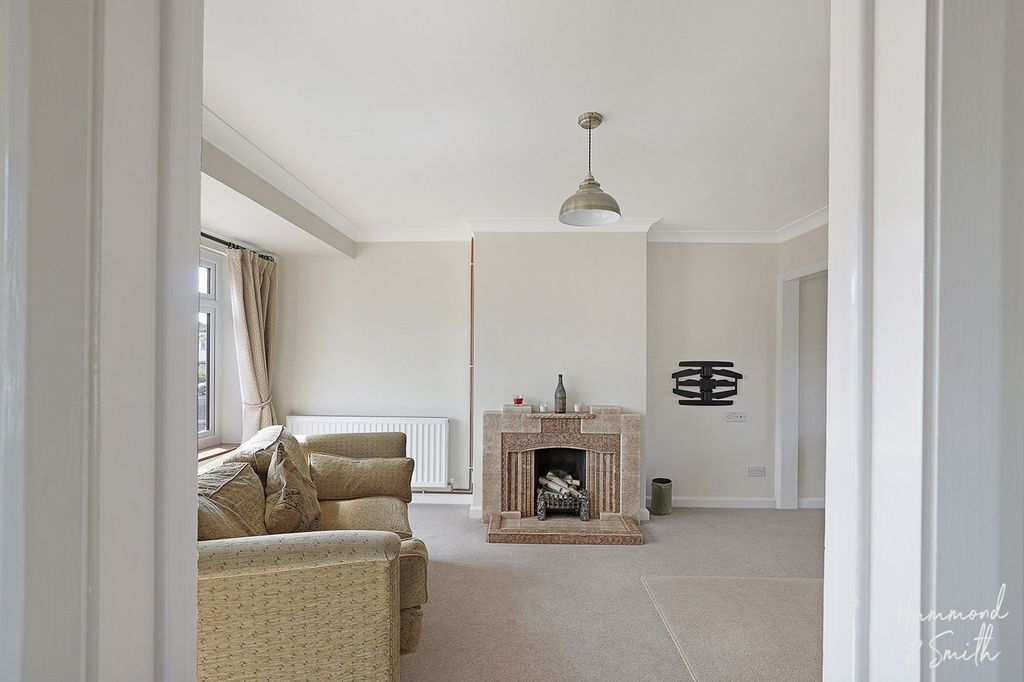 Property photo 3 of 18