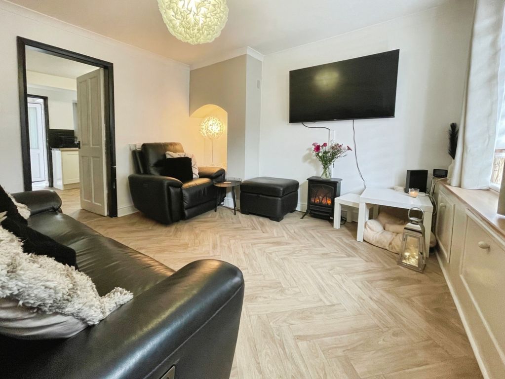 Property photo 2 of 25 Pbox-Img.Jpg