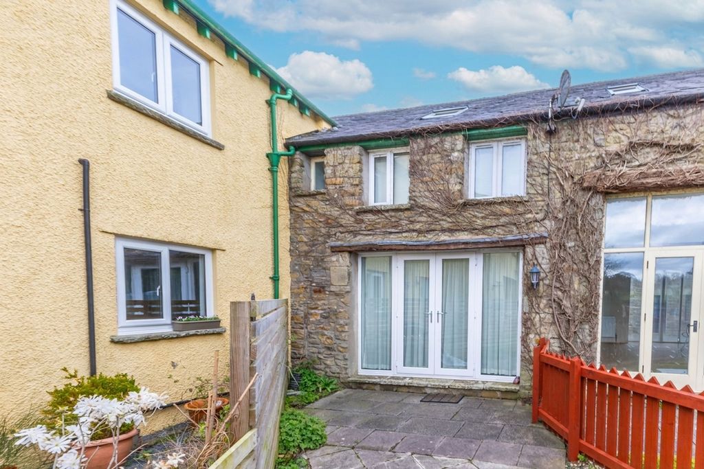 Property photo 1 of 21