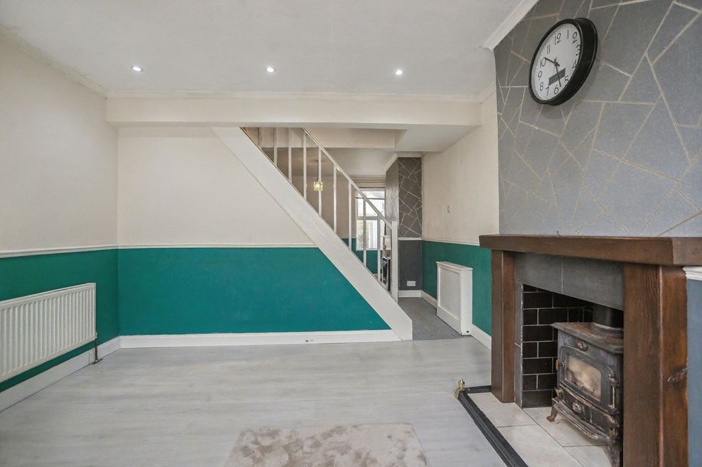 Property photo 3 of 19