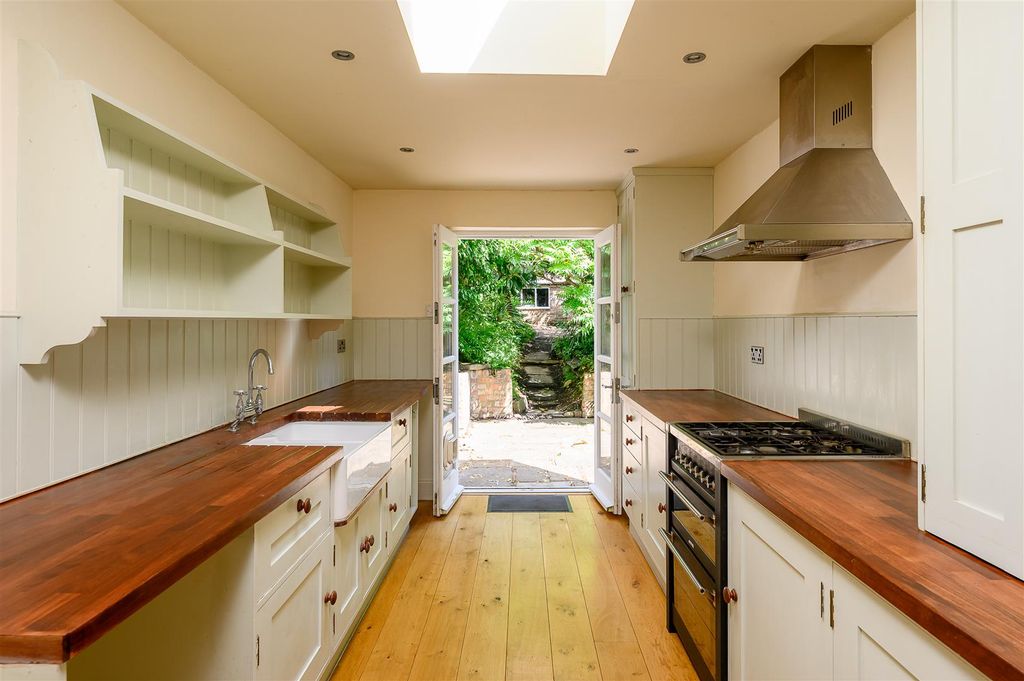 Property photo 2 of 21 Kithen