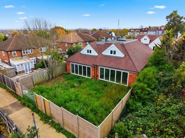 Property photo 3 of 29 Photo 8