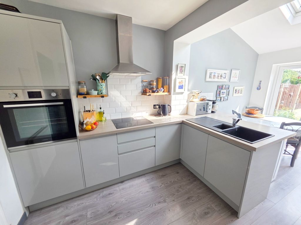 Property photo 2 of 14