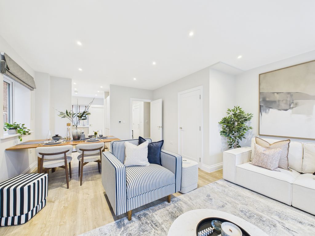 Property photo 3 of 14 Living/ Dining