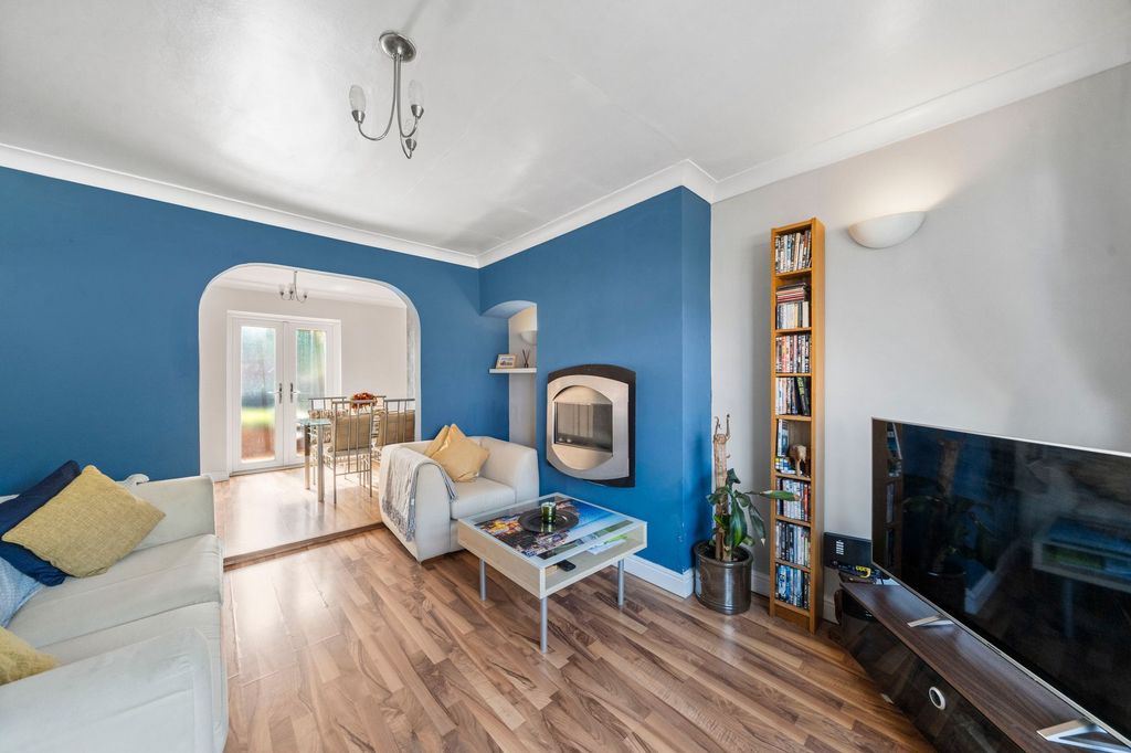 Property photo 2 of 16