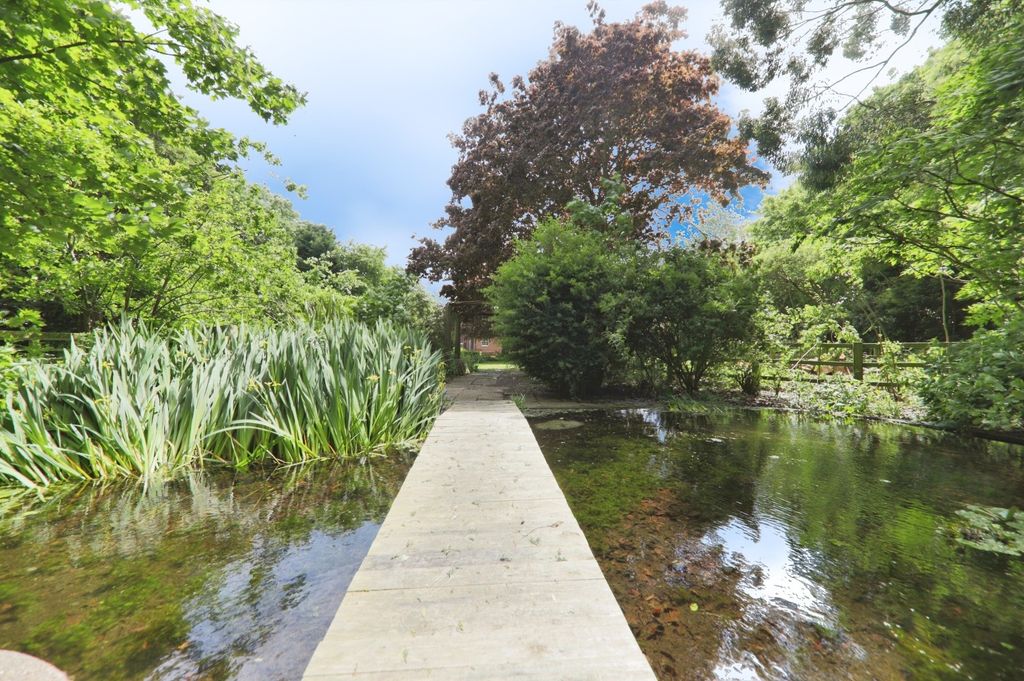 Property photo 2 of 26 3168297