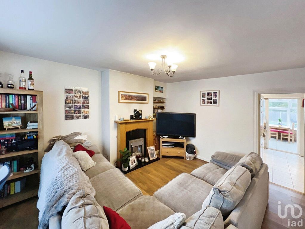 Property photo 3 of 10