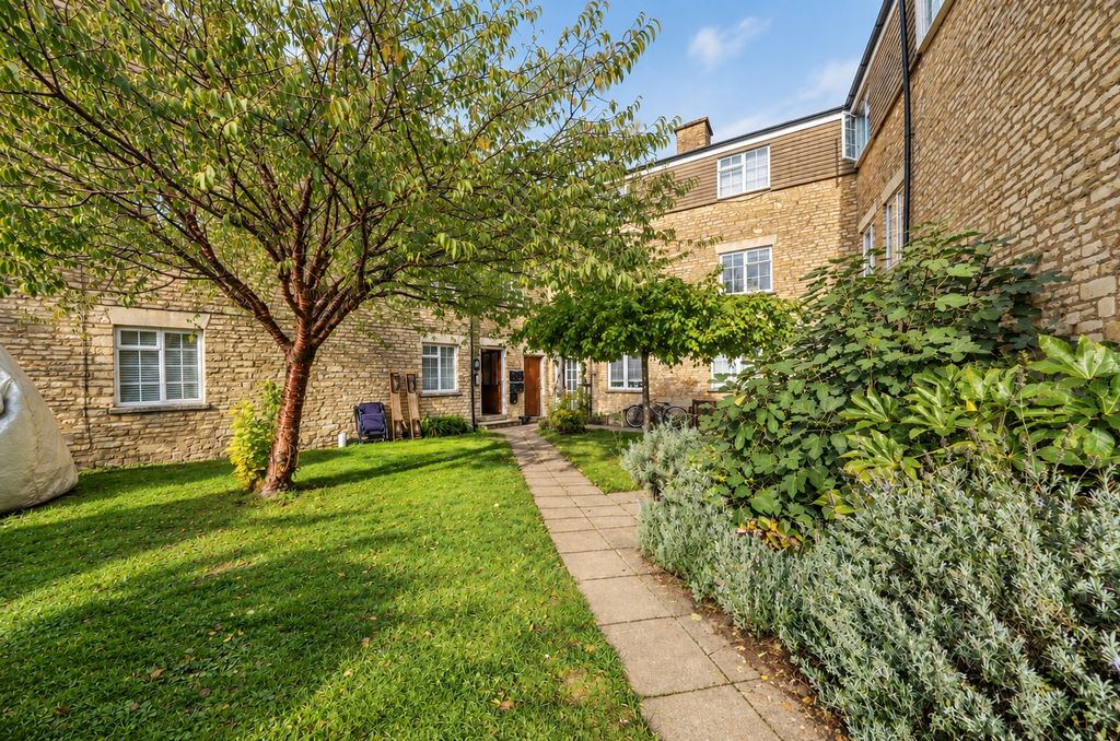 Property photo 1 of 12 Picture No. 43