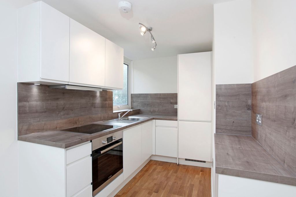 Property photo 1 of 9 Kitchen