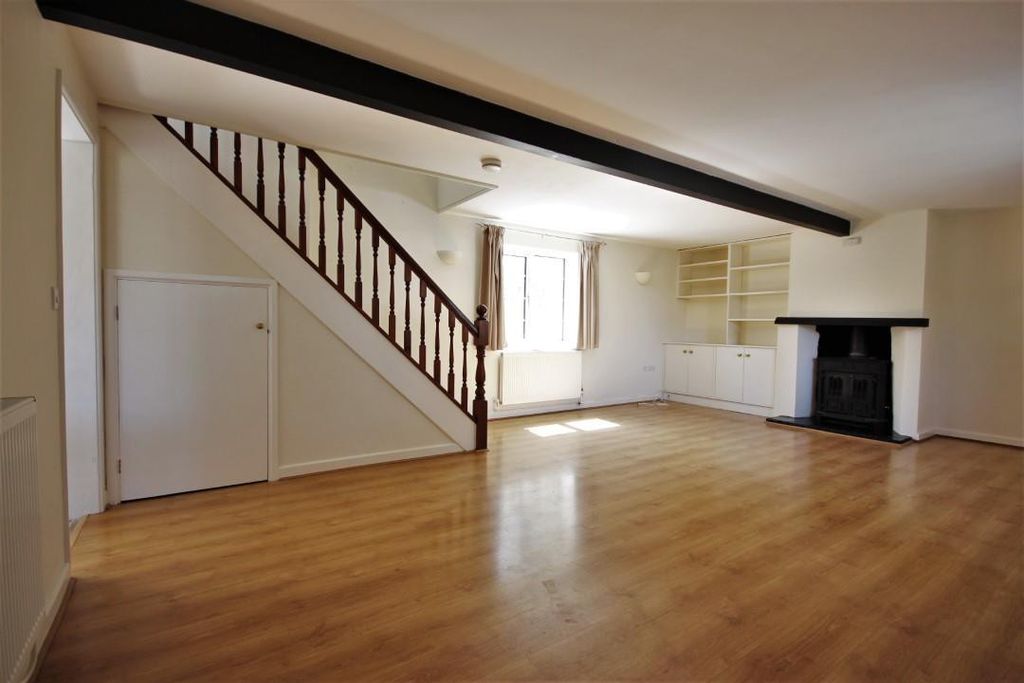 Property photo 2 of 12 Living Room (1)